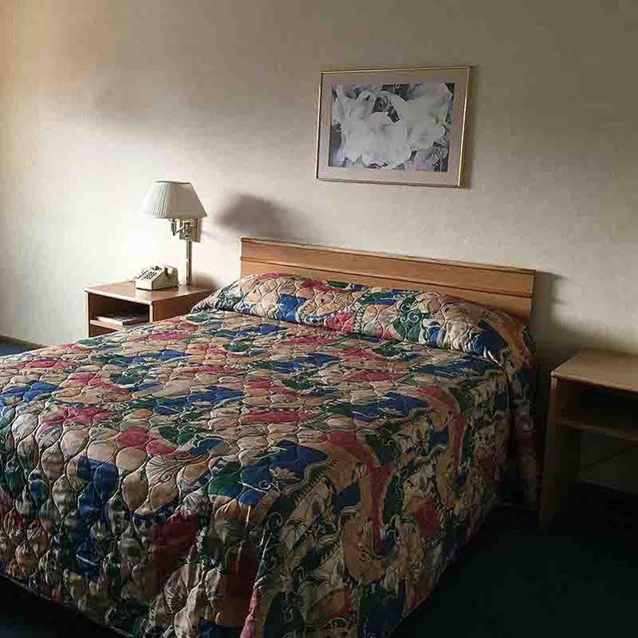 Super 8 By Wyndham National City Chula Vista Eksteriør bilde